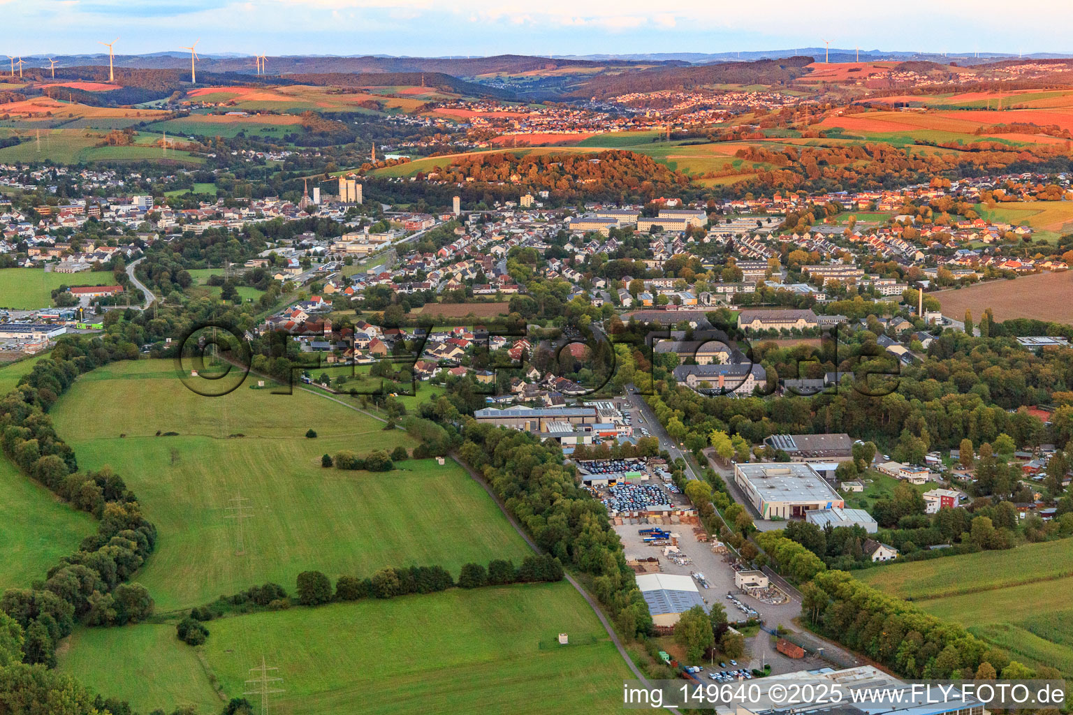 Ortsansicht aus Westen am Abend im Ortsteil Jabach in Lebach im Bundesland Saarland, Deutschland