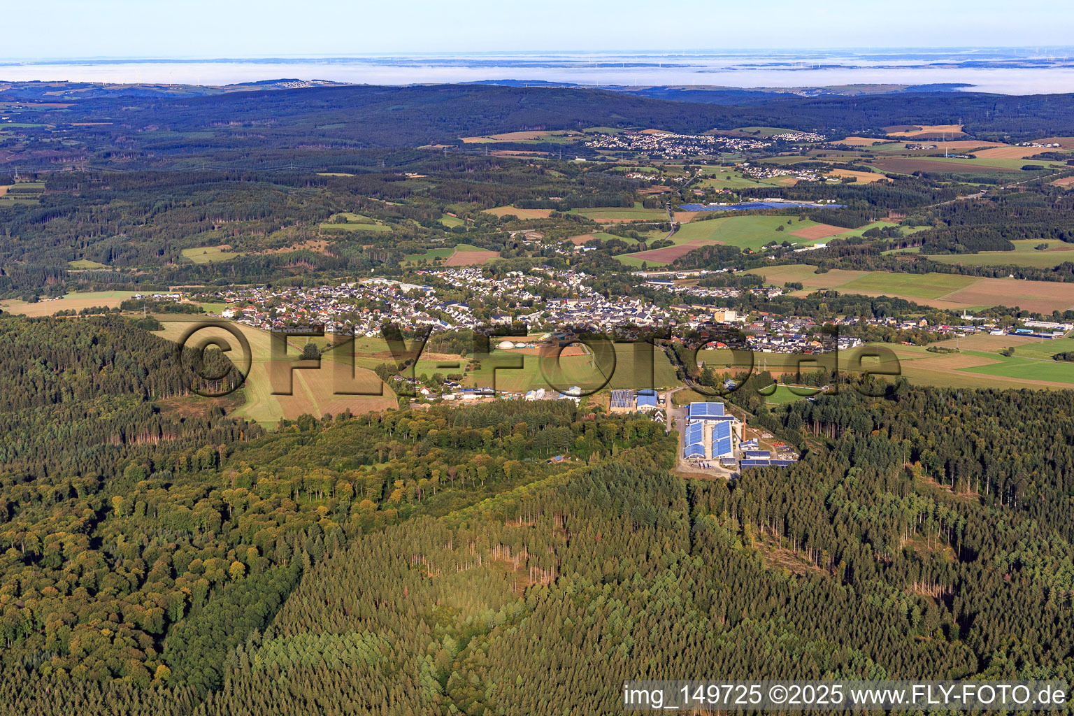 Ortsansicht von Südosten mit Quattrum Global Logistc GmbH in Hermeskeil im Bundesland Rheinland-Pfalz, Deutschland