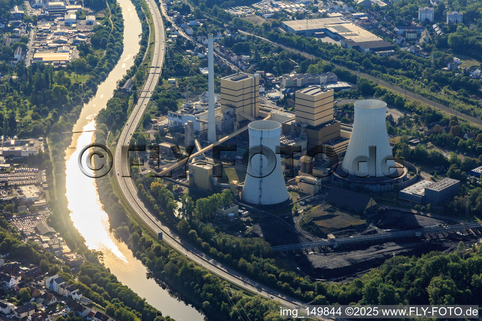 Kühltürme des STEAG Kraftwerk Fenne im Ortsteil Fürstenhausen in Völklingen im Bundesland Saarland, Deutschland