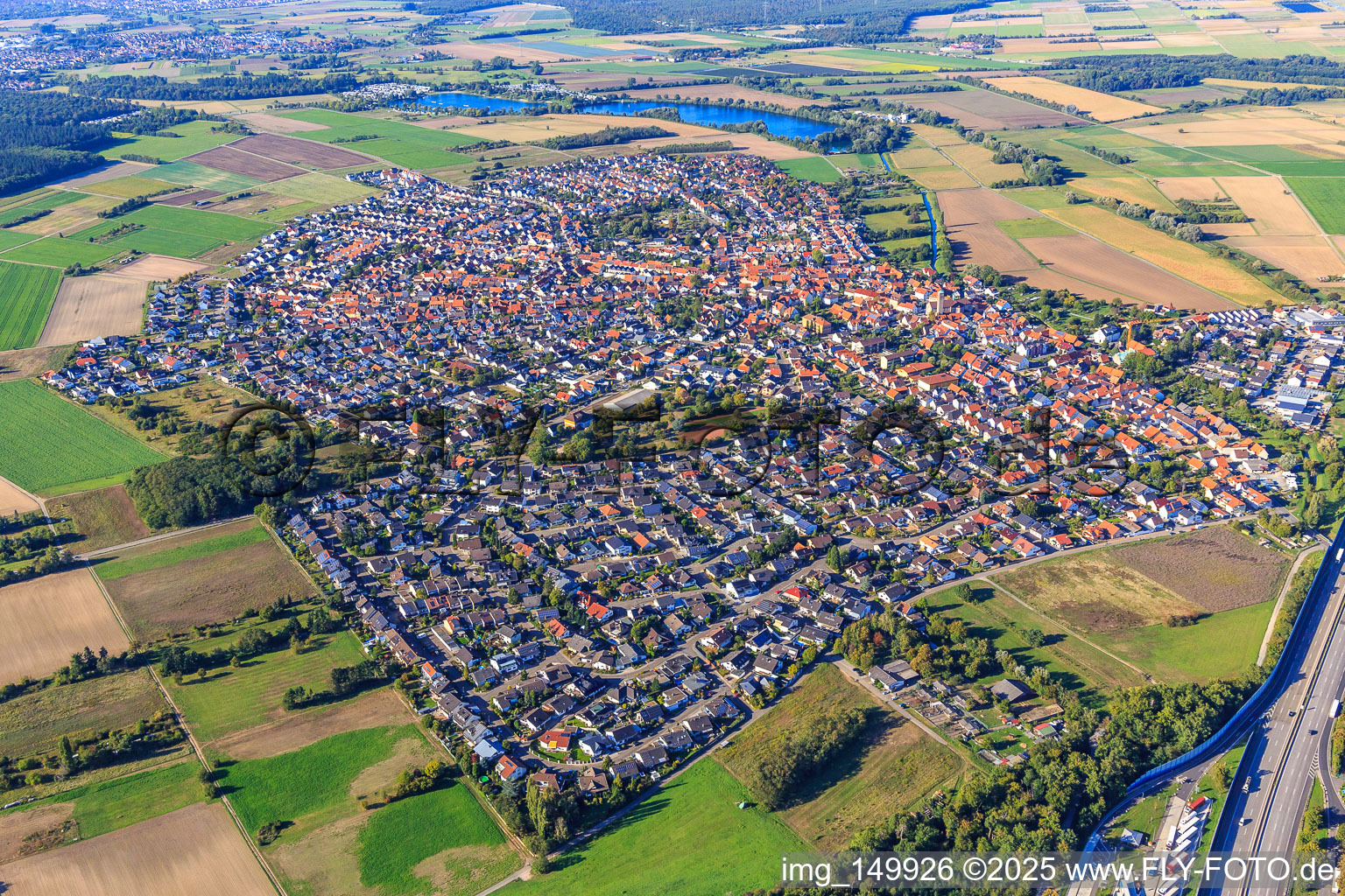 Ortübersicht aus Südosten im Ortsteil Sankt Leon in St. Leon-Rot im Bundesland Baden-Württemberg, Deutschland