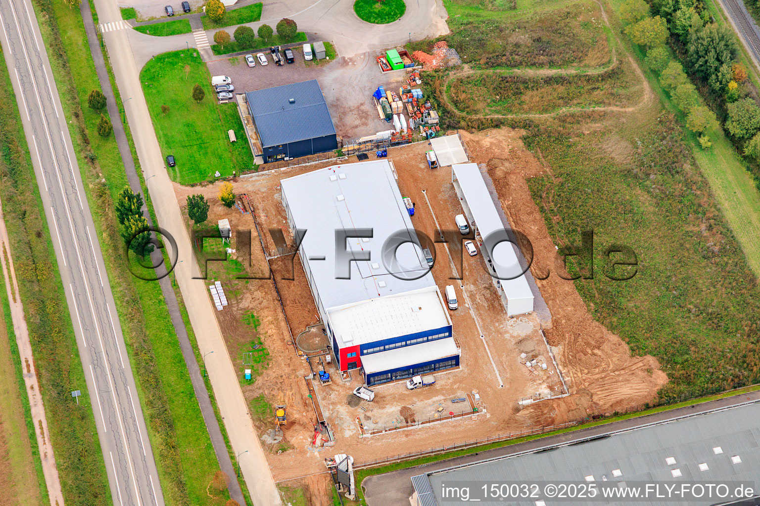 Mat & Provet und Neubaustelle in der Rue Joseph Achille Le Bel im Ortsteil Altenstadt in Wissembourg im Bundesland Bas-Rhin, Frankreich