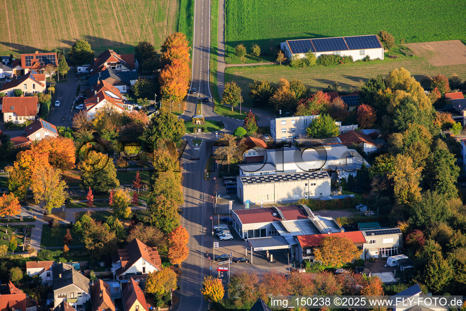 Tankstelle und Autohaus Fritz Walter GmbH in Steinweiler im Bundesland Rheinland-Pfalz, Deutschland