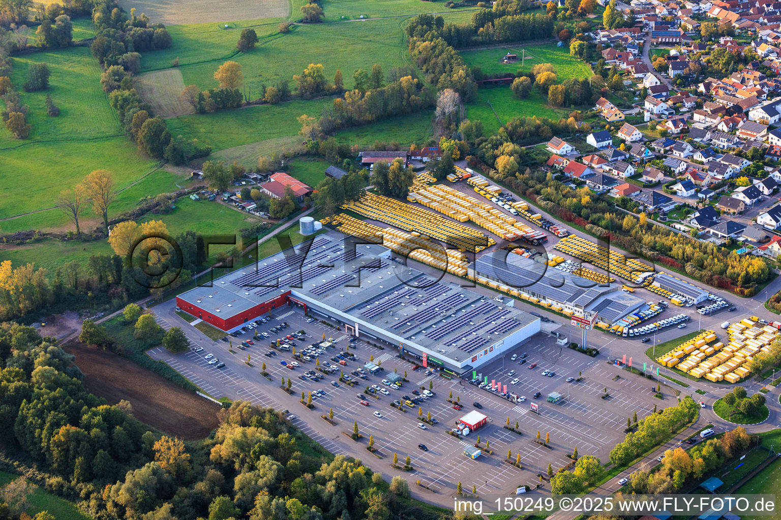 Südpfalz Center mit MODEPARK RÖTHER Rohrbach und Post-Autohändler Engel & Engel GmbH im Bundesland Rheinland-Pfalz, Deutschland