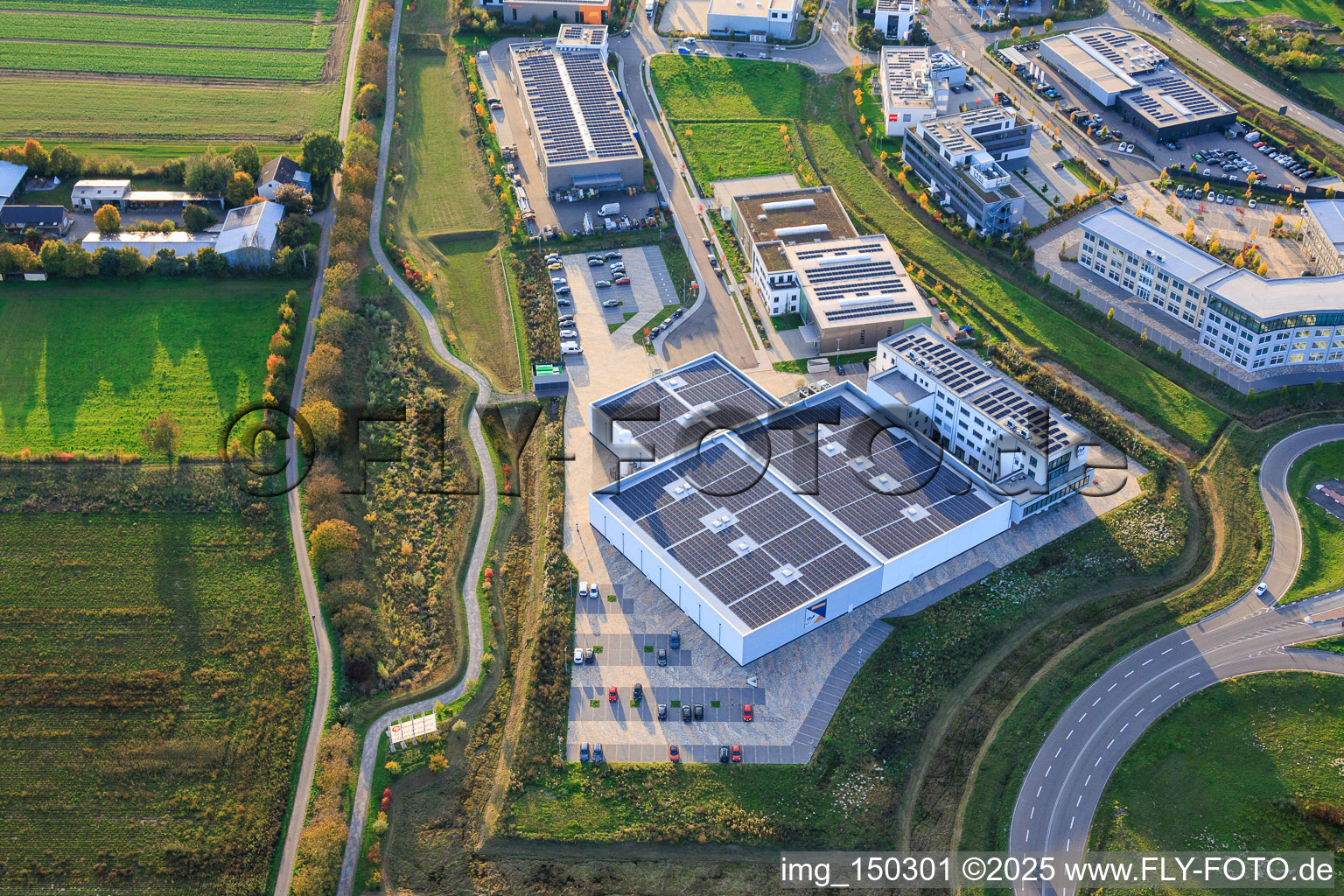 WEPTECH elektronik GmbH (Headquarters), EmiCo Emission Control Systems GmbH und Schmitt Spezialmaschinenbau im Ortsteil Queichheim in Landau in der Pfalz im Bundesland Rheinland-Pfalz, Deutschland