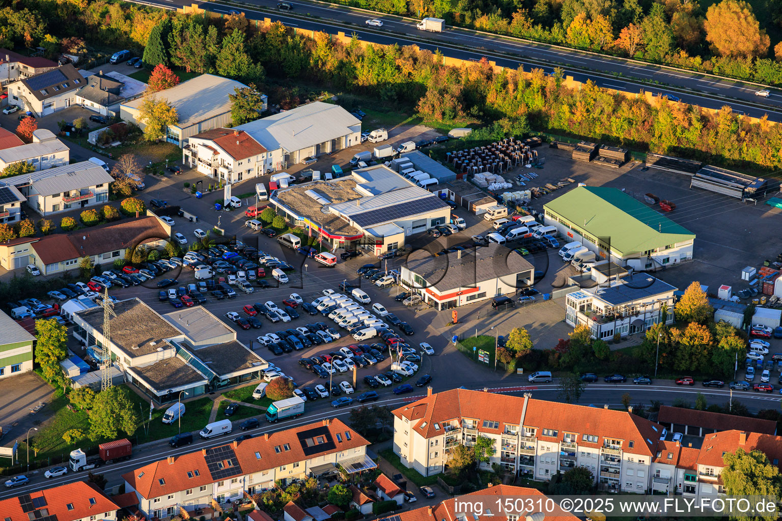 Autohaus Stoltmann Landau GmbH, Hahn GmbH Kfz-Meisterwerkstatt und SIXT Autovermietung Landau in Landau in der Pfalz im Bundesland Rheinland-Pfalz, Deutschland