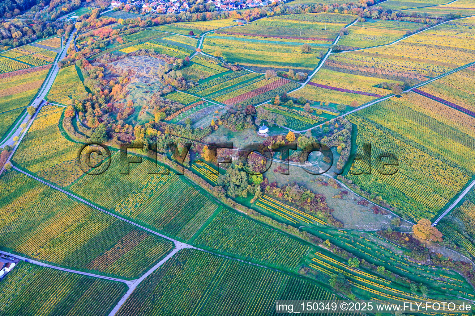 Naturschutzgebiet und Kapelle "Kleine Kalmit" im Ortsteil Arzheim in Landau in der Pfalz im Bundesland Rheinland-Pfalz, Deutschland