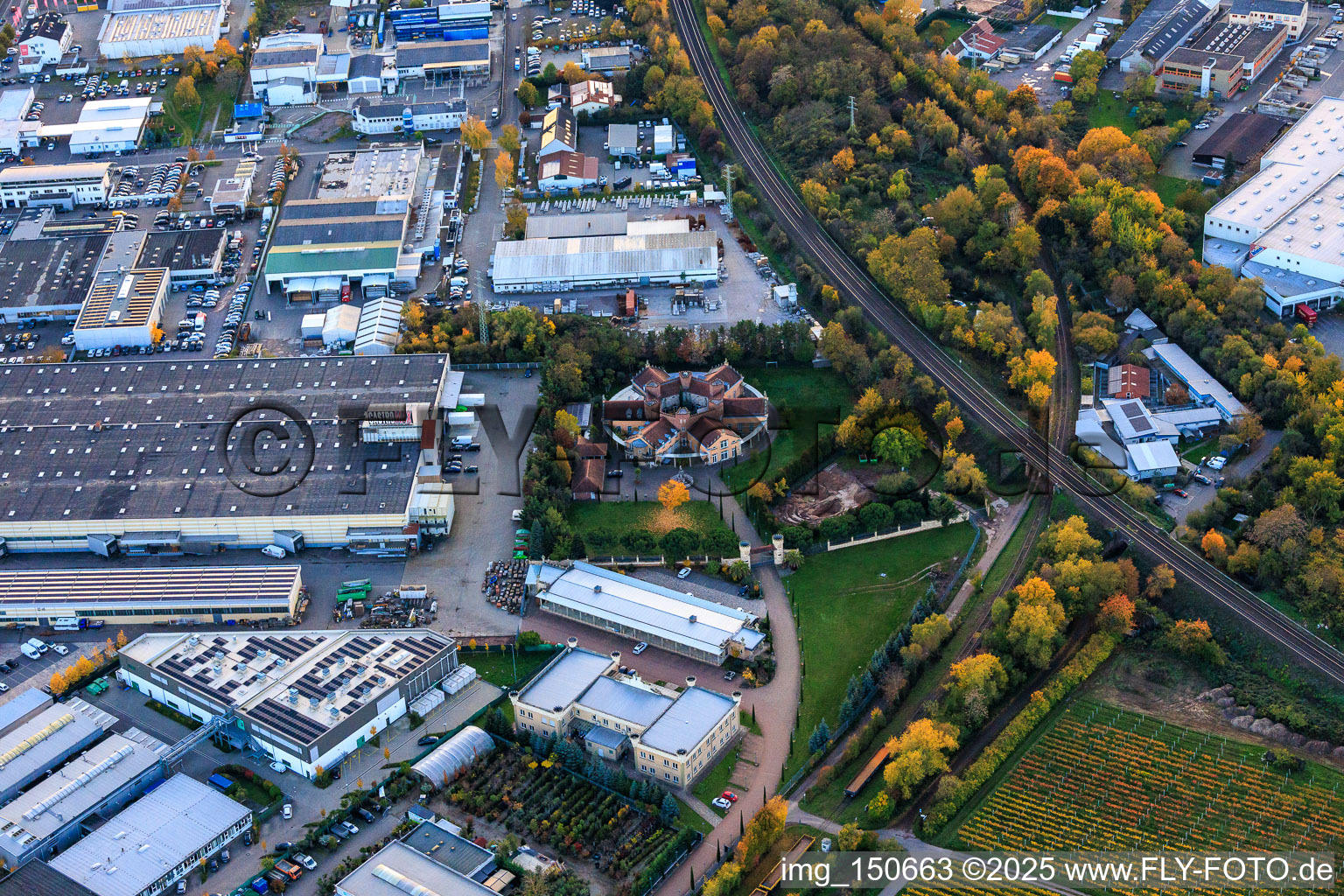 Fichtenstraße mit Webtak, Garagentore Weber, AUVESY GmbH, GAFICON GmbH, MEDiA2FiNiSH Gmbh und Gastromax GmbH in Landau in der Pfalz im Bundesland Rheinland-Pfalz, Deutschland