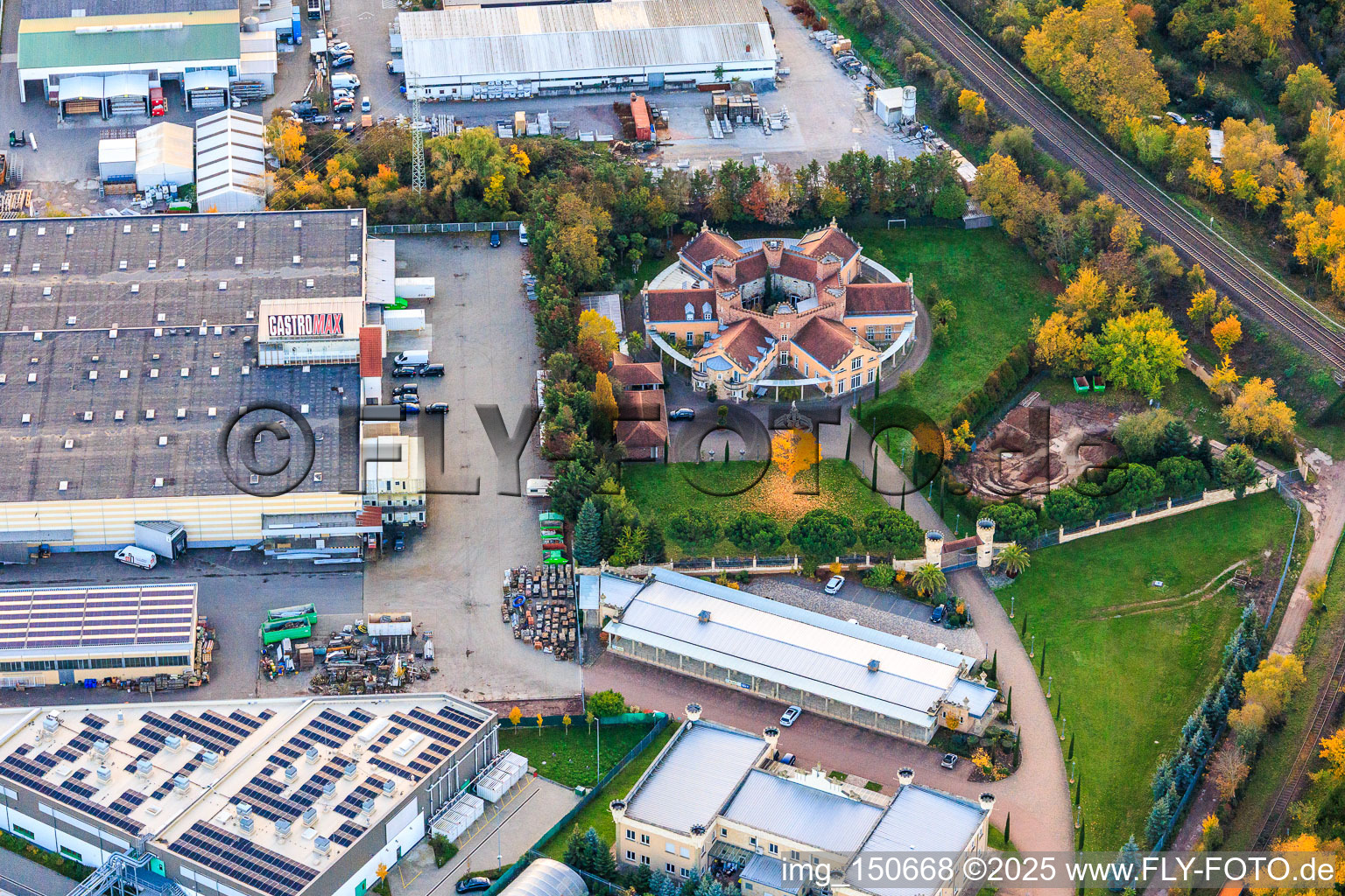 Luftbild von Fichtenstraße mit Webtak, Garagentore Weber, AUVESY GmbH, GAFICON GmbH, MEDiA2FiNiSH Gmbh und Gastromax GmbH in Landau in der Pfalz im Bundesland Rheinland-Pfalz, Deutschland