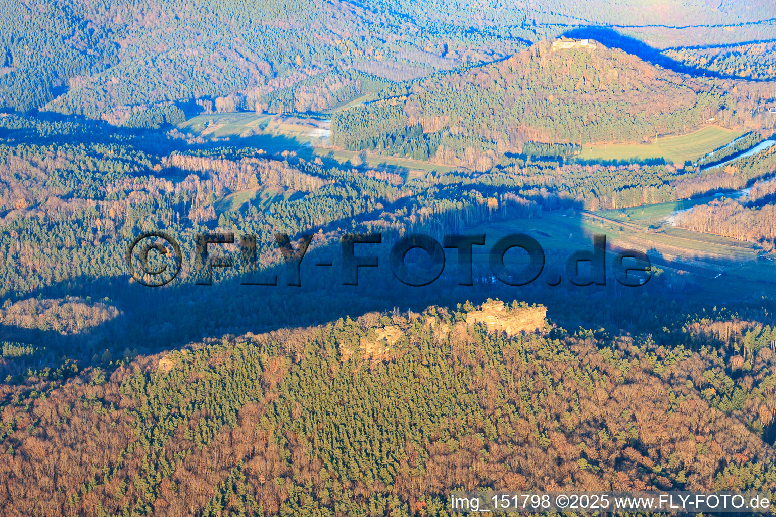 Sandsteinkletterfelsen Ritterstein, Rödelstein im Pfälzerwald in Vorderweidenthal im Bundesland Rheinland-Pfalz, Deutschland