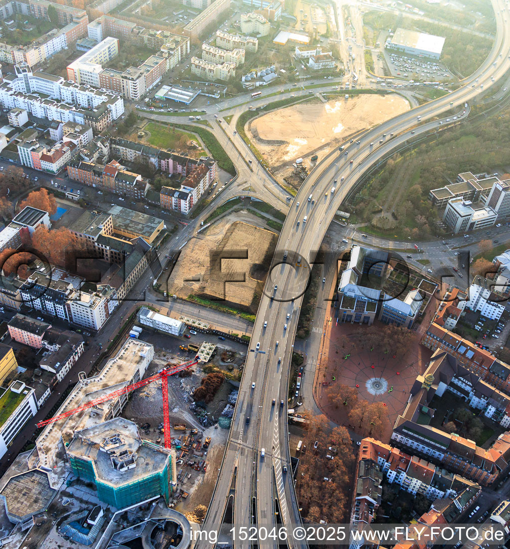 Europaplatz mit Sozialamt Ludwigshafen und Kreisverwaltung Rhein-Pfalz-Kreis im Ortsteil Hemshof in Ludwigshafen am Rhein im Bundesland Rheinland-Pfalz, Deutschland