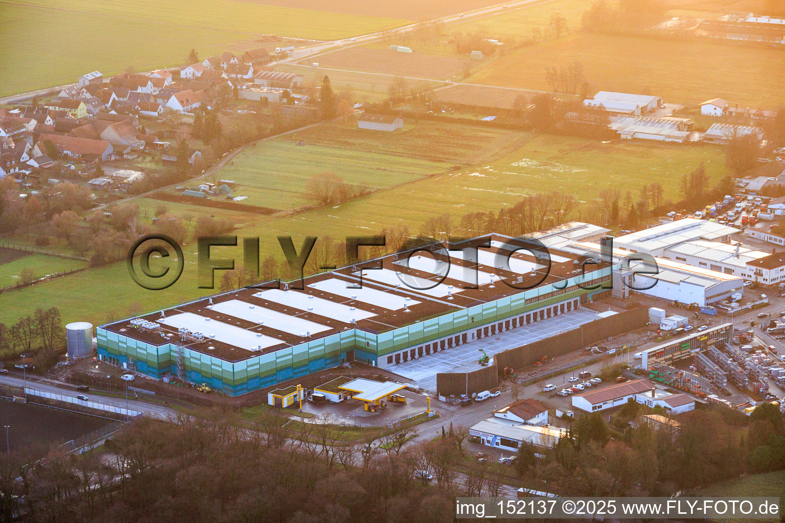 Neubau des Logistikpark der HANSAINVEST und DFI-Real-Estate Kandel für FRISCHEPLATTFORM SÜDWEST der Gemüsering Stuttgart GmbH im Ortsteil Minderslachen im Bundesland Rheinland-Pfalz, Deutschland