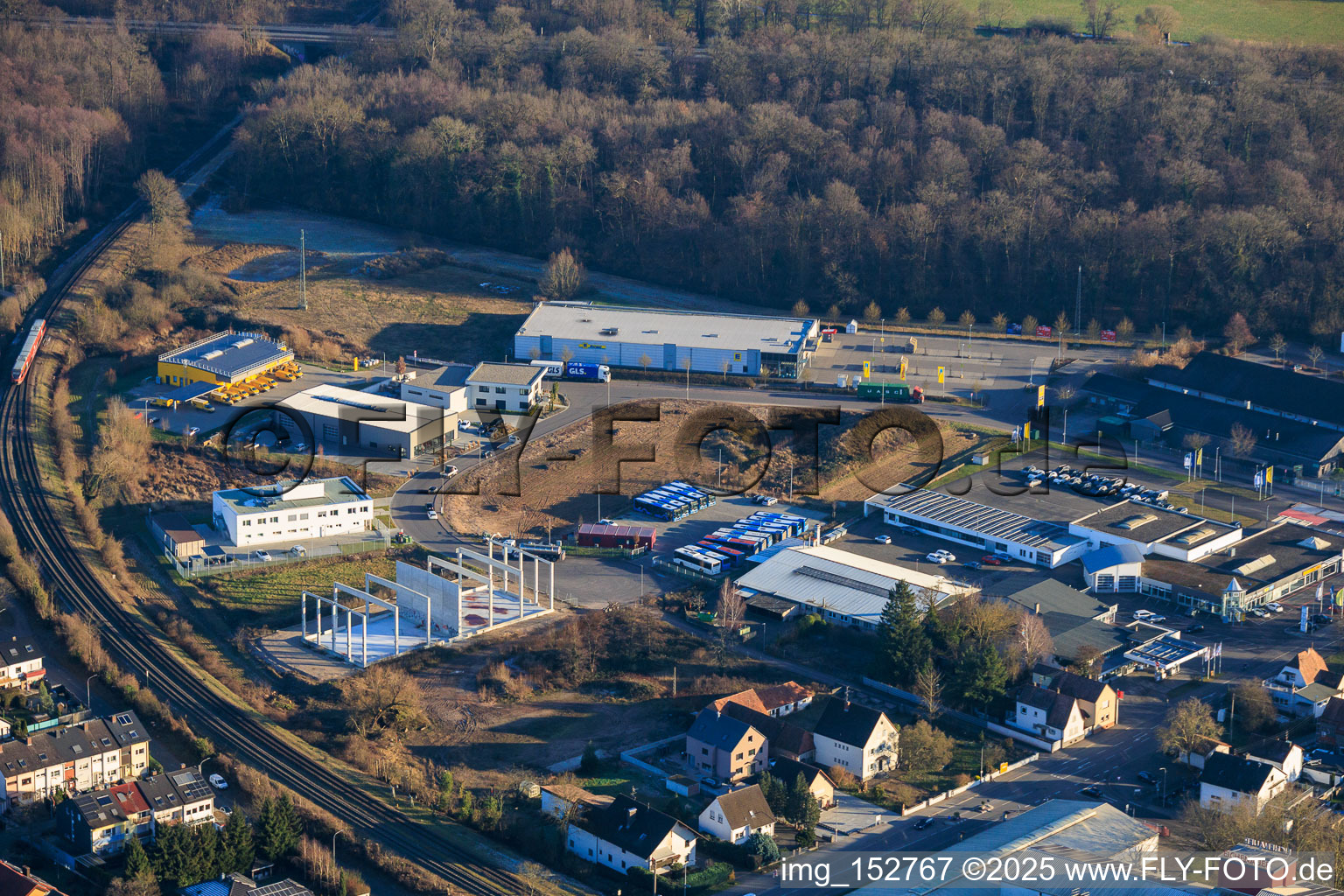 Luftaufnahme von Gewerbegebiet Lauterburger Straße, in Kandel im Bundesland Rheinland-Pfalz, Deutschland