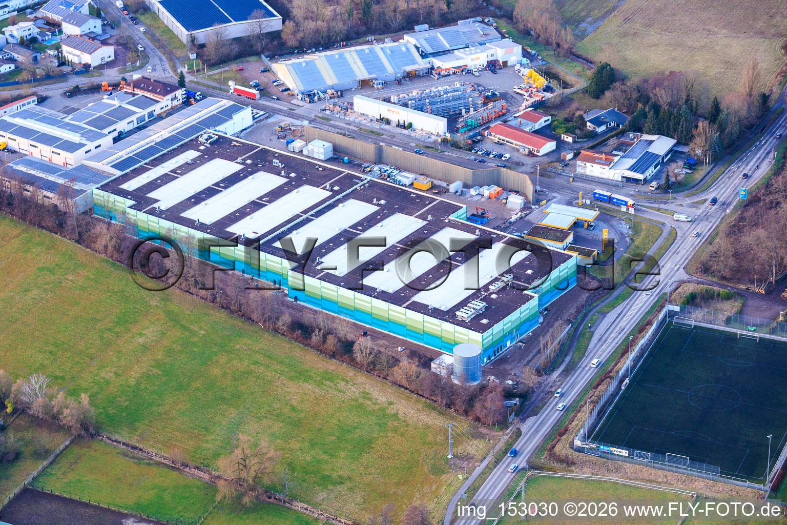 Luftaufnahme von Fast fertiggestelleter Neubau des Logistikpark der HANSAINVEST und DFI-Real-Estate Kandel für FRISCHEPLATTFORM SÜDWEST der Gemüsering Stuttgart GmbH im Ortsteil Minderslachen im Bundesland Rheinland-Pfalz, Deutschland