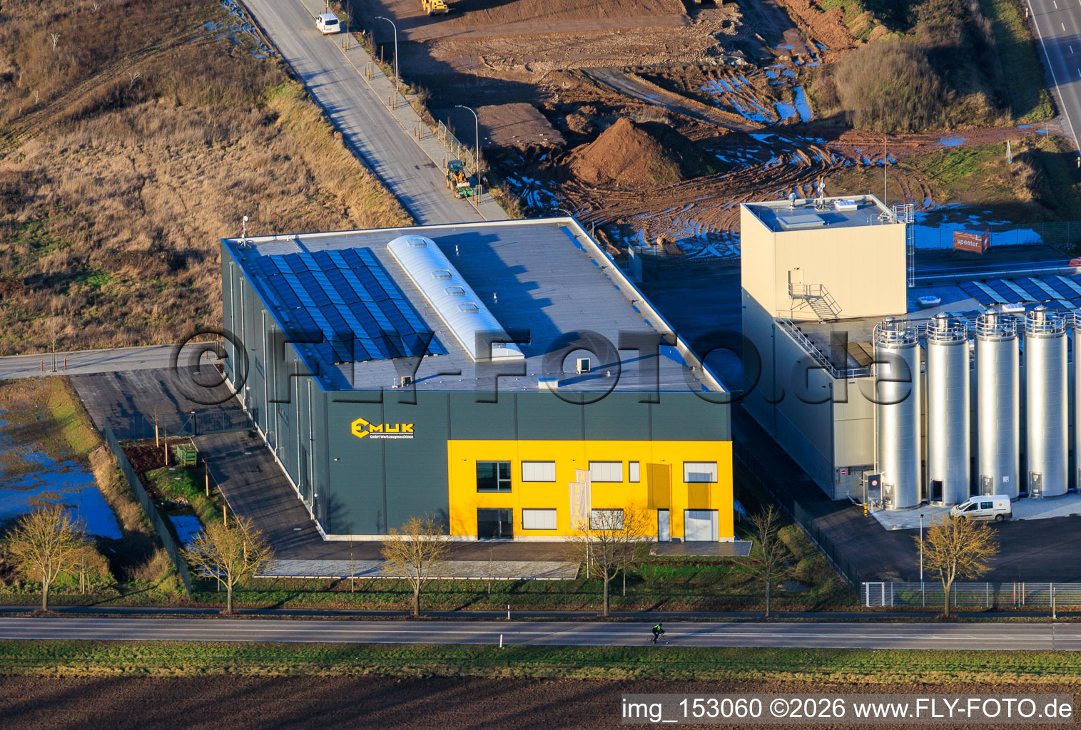 Firmengebäude der EMUK Im Niedersand in Offenbach an der Queich im Bundesland Rheinland-Pfalz, Deutschland
