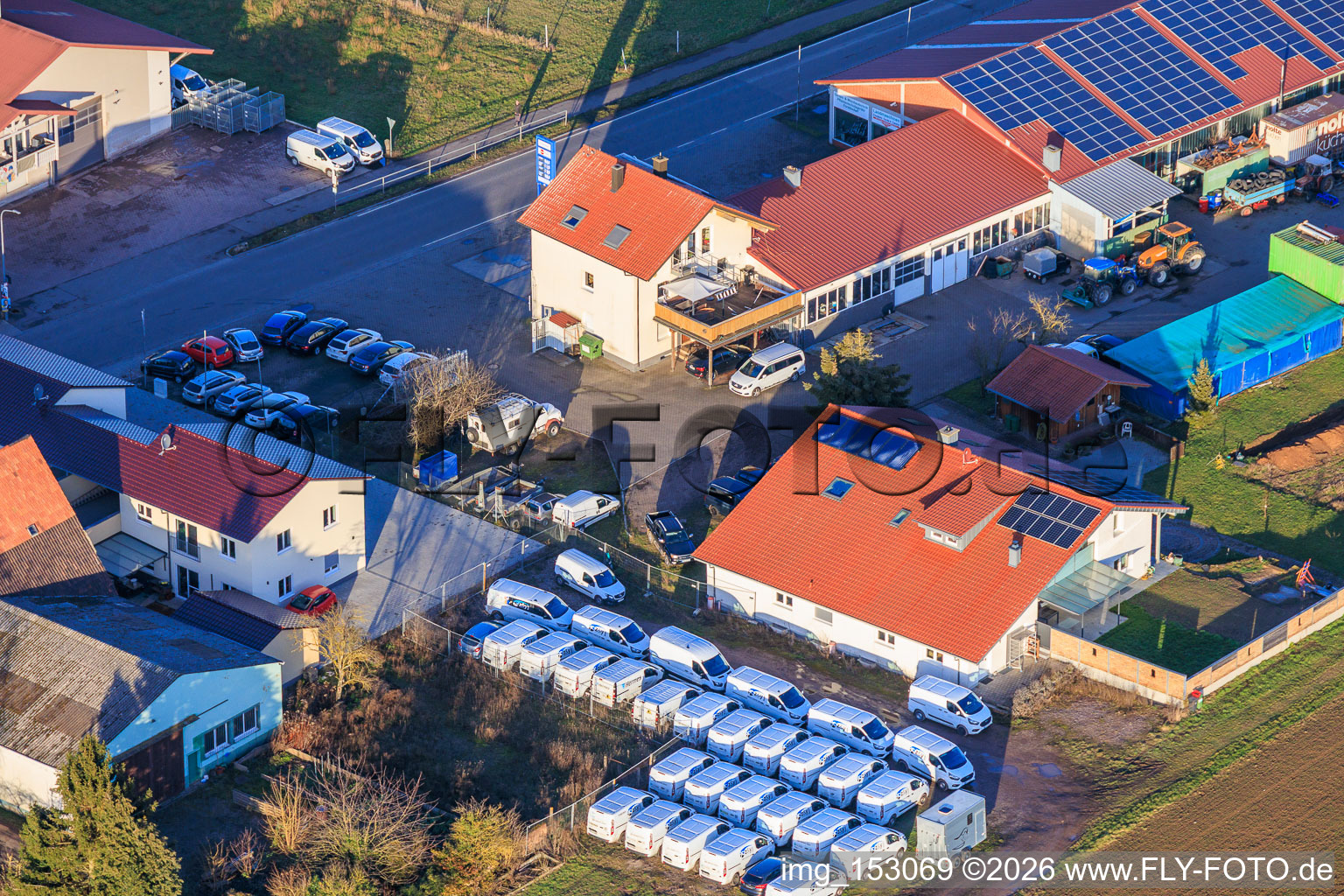 Sprinter der Z&Y Logistik Gruppe in Ottersheim bei Landau im Bundesland Rheinland-Pfalz, Deutschland