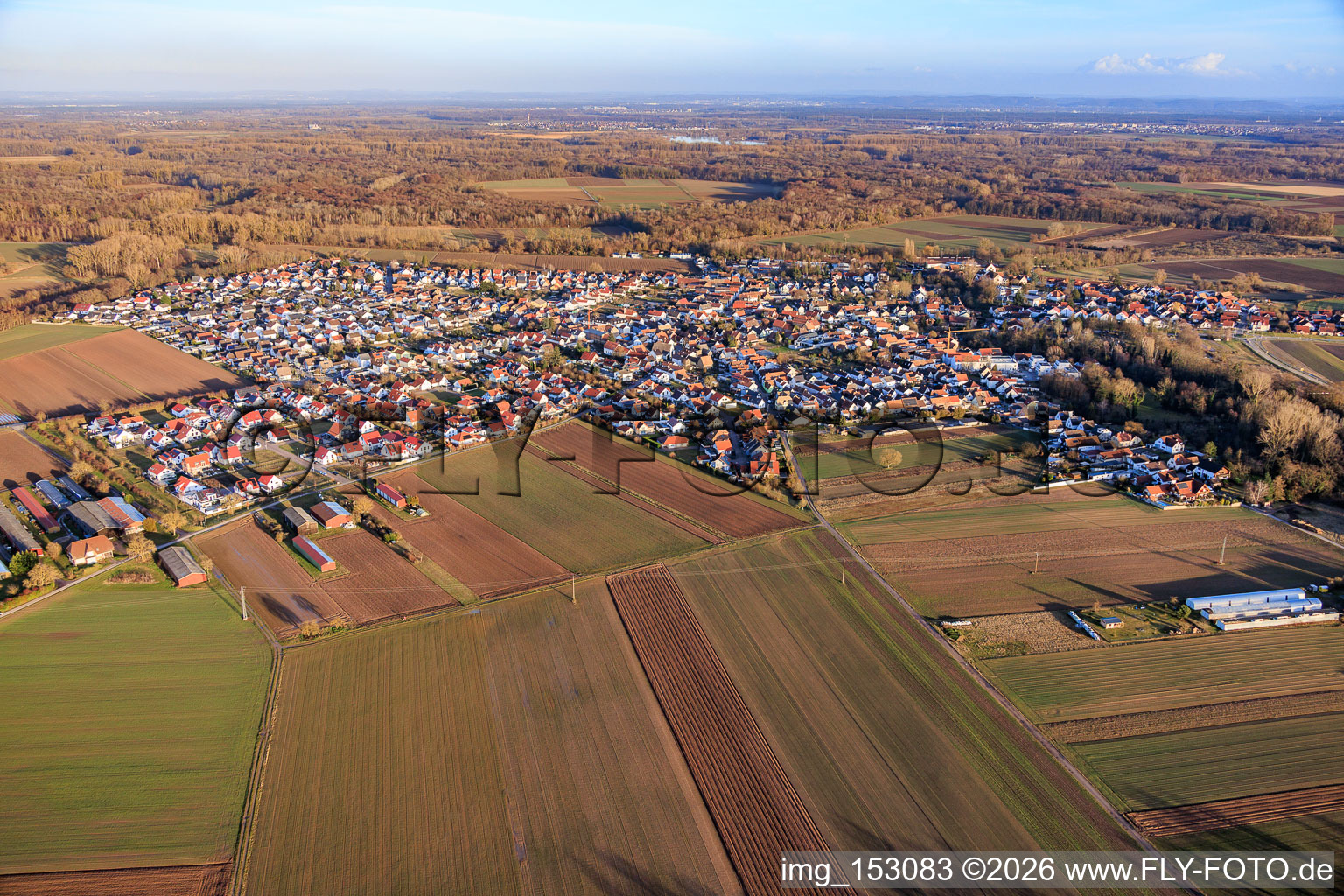 Hördt aus Westen im Bundesland Rheinland-Pfalz, Deutschland
