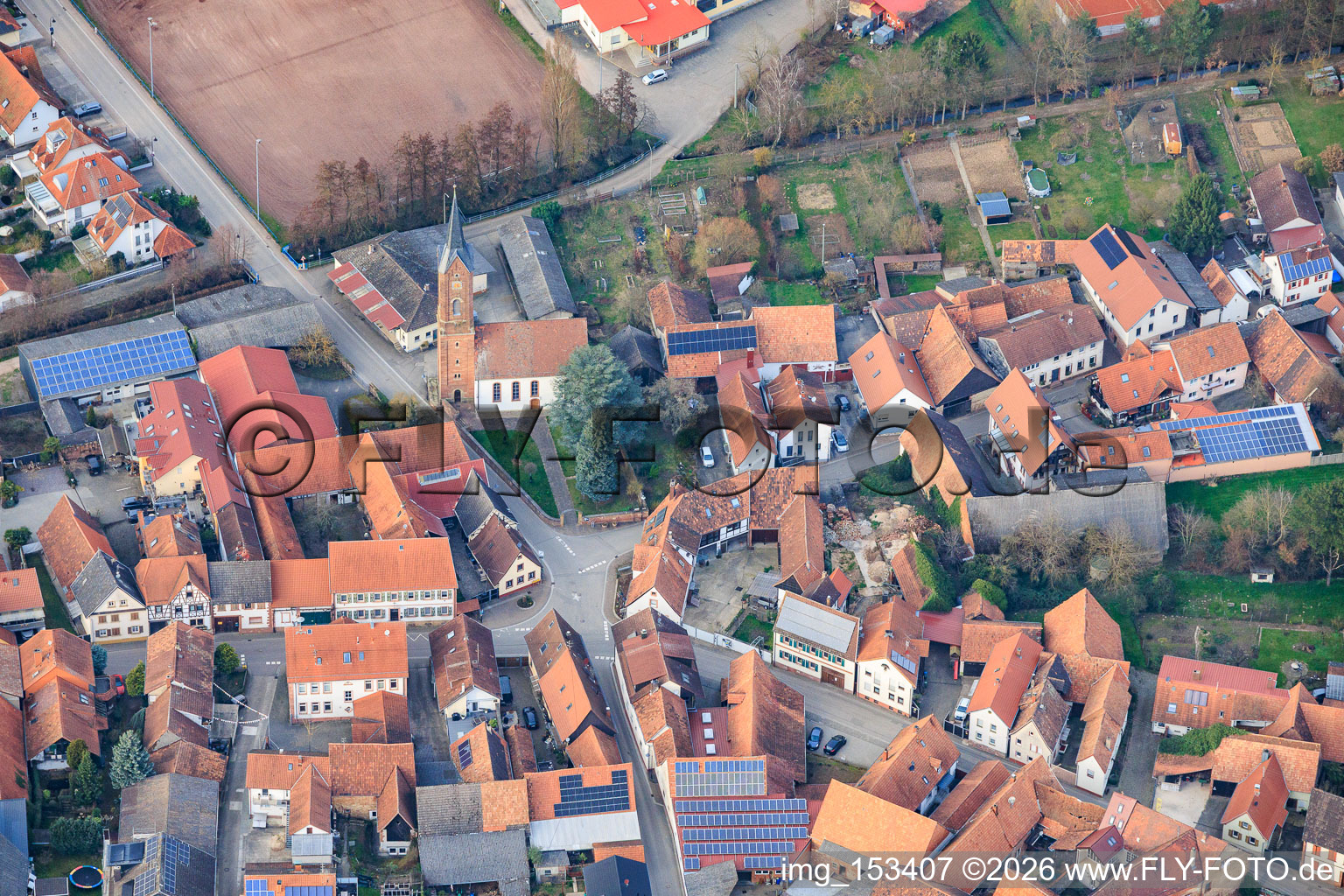 Protestantische Kirche im Ortsteil Kapellen in Kapellen-Drusweiler im Bundesland Rheinland-Pfalz, Deutschland