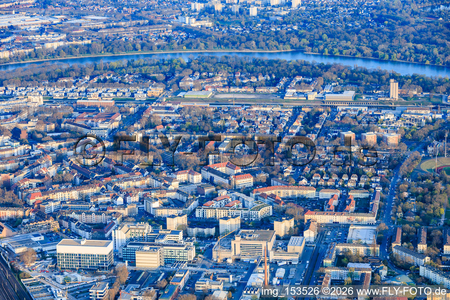 Süd von Nordwesten in Ludwigshafen am Rhein im Bundesland Rheinland-Pfalz, Deutschland