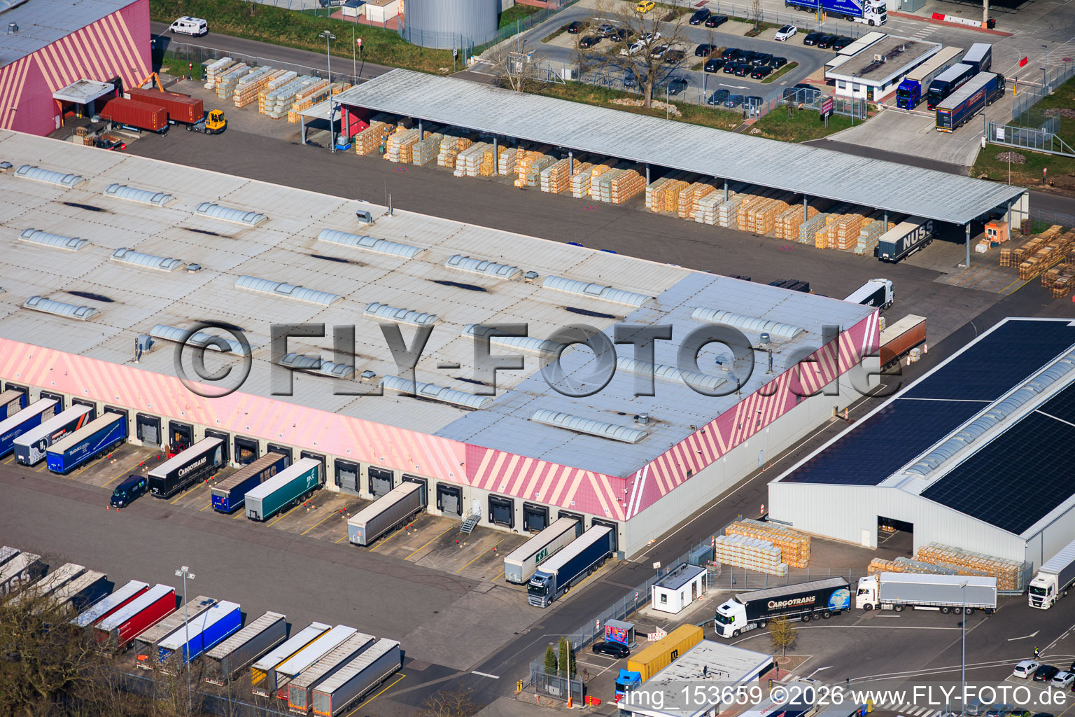 HORNBACH Logistikzentrum Essingen I im Ortsteil Dreihof im Bundesland Rheinland-Pfalz, Deutschland