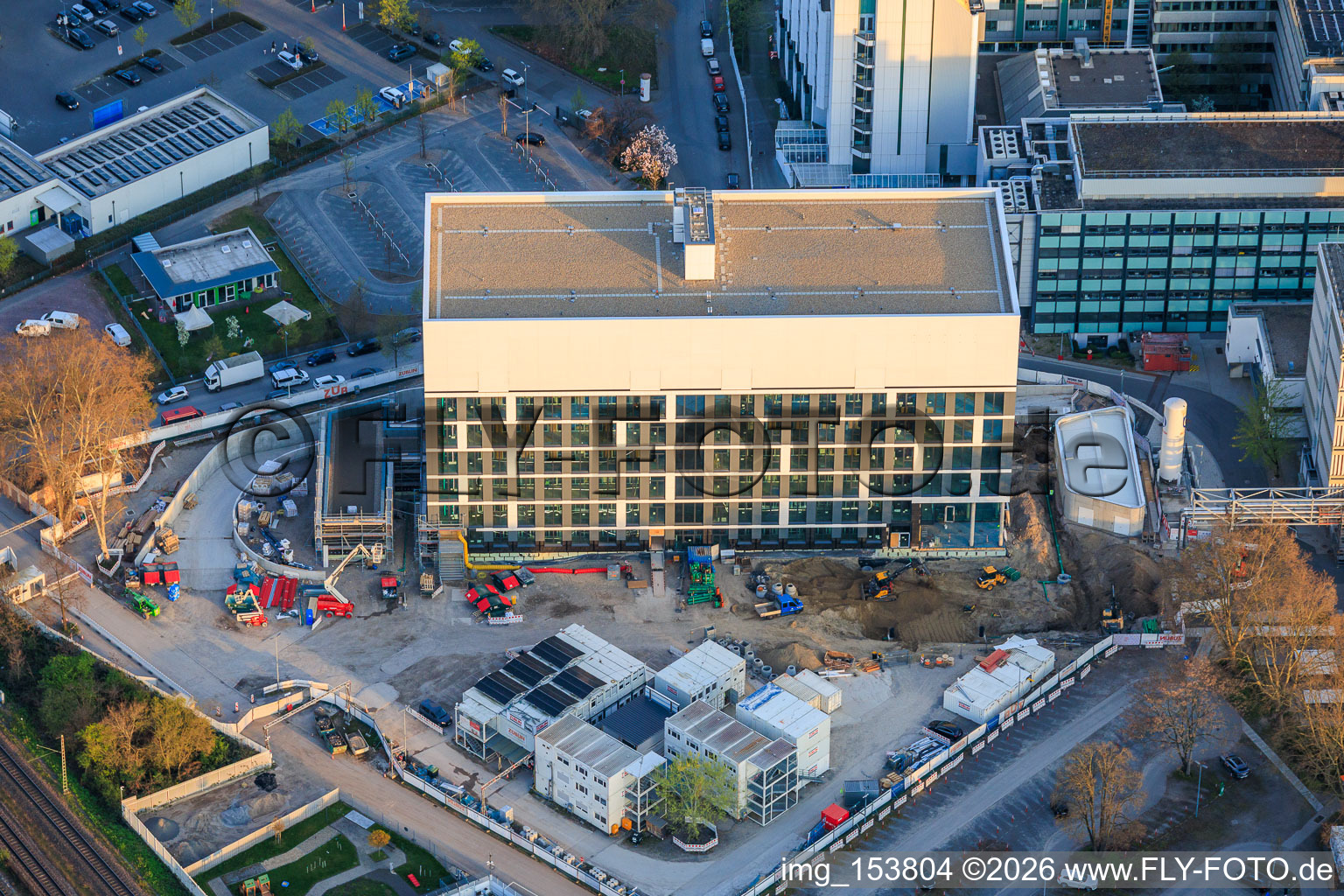 Neues Forschungs- und Entwicklungsgebäudes„LUnA“ von AbbVie Deutschland in der Knollstr im Ortsteil Süd in Ludwigshafen am Rhein im Bundesland Rheinland-Pfalz