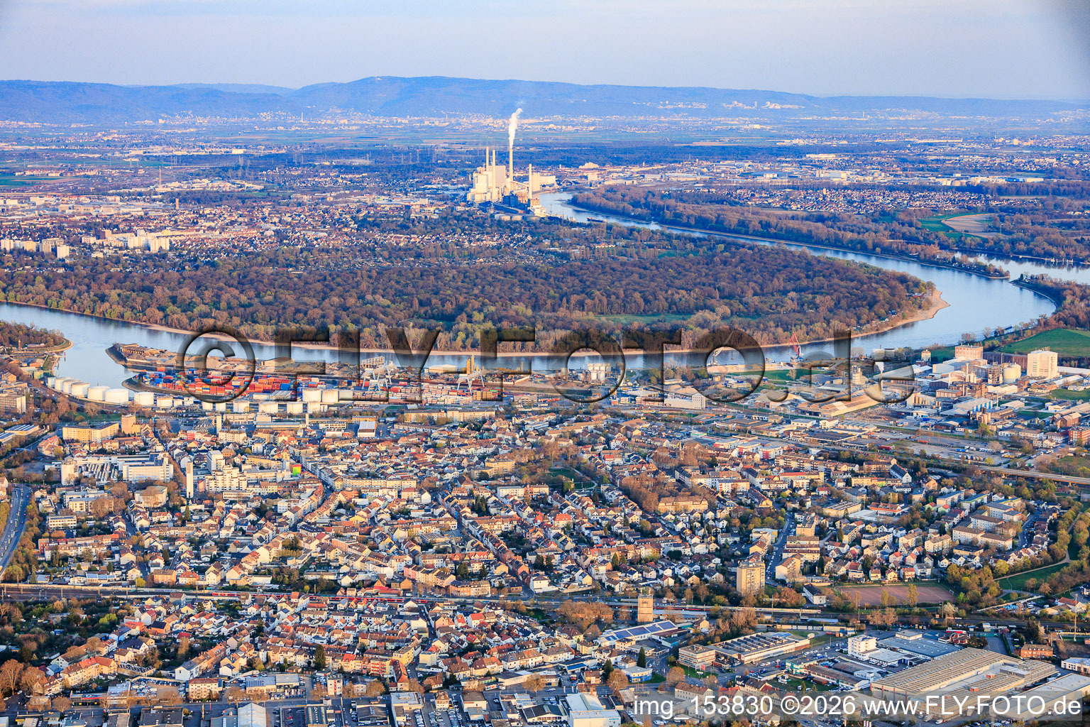 Mundenheim von Nordwesten in Ludwigshafen am Rhein im Bundesland Rheinland-Pfalz, Deutschland