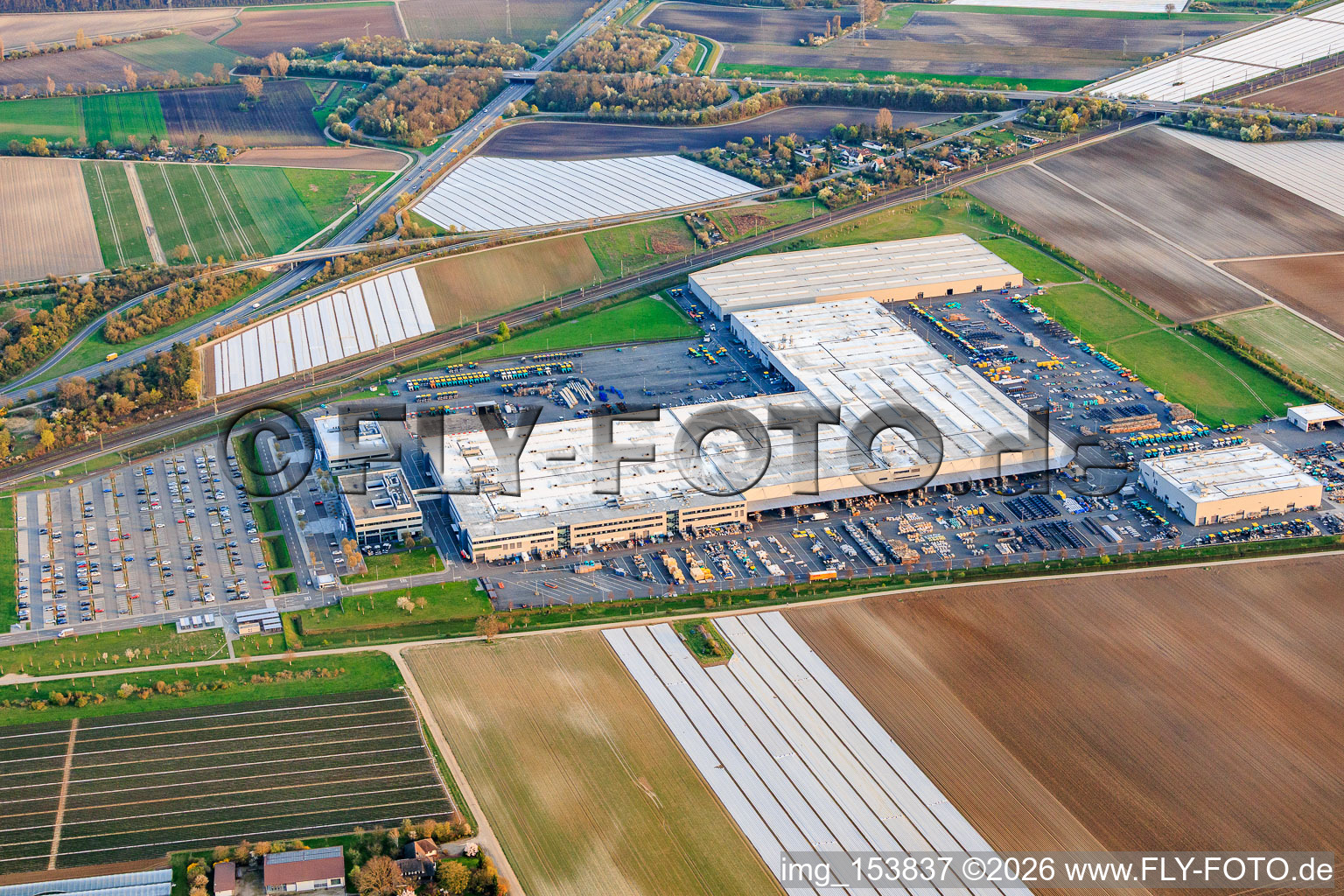 Firmengelände der Joseph Vögele AG im Ortsteil Rheingönheim in Ludwigshafen am Rhein im Bundesland Rheinland-Pfalz, Deutschland