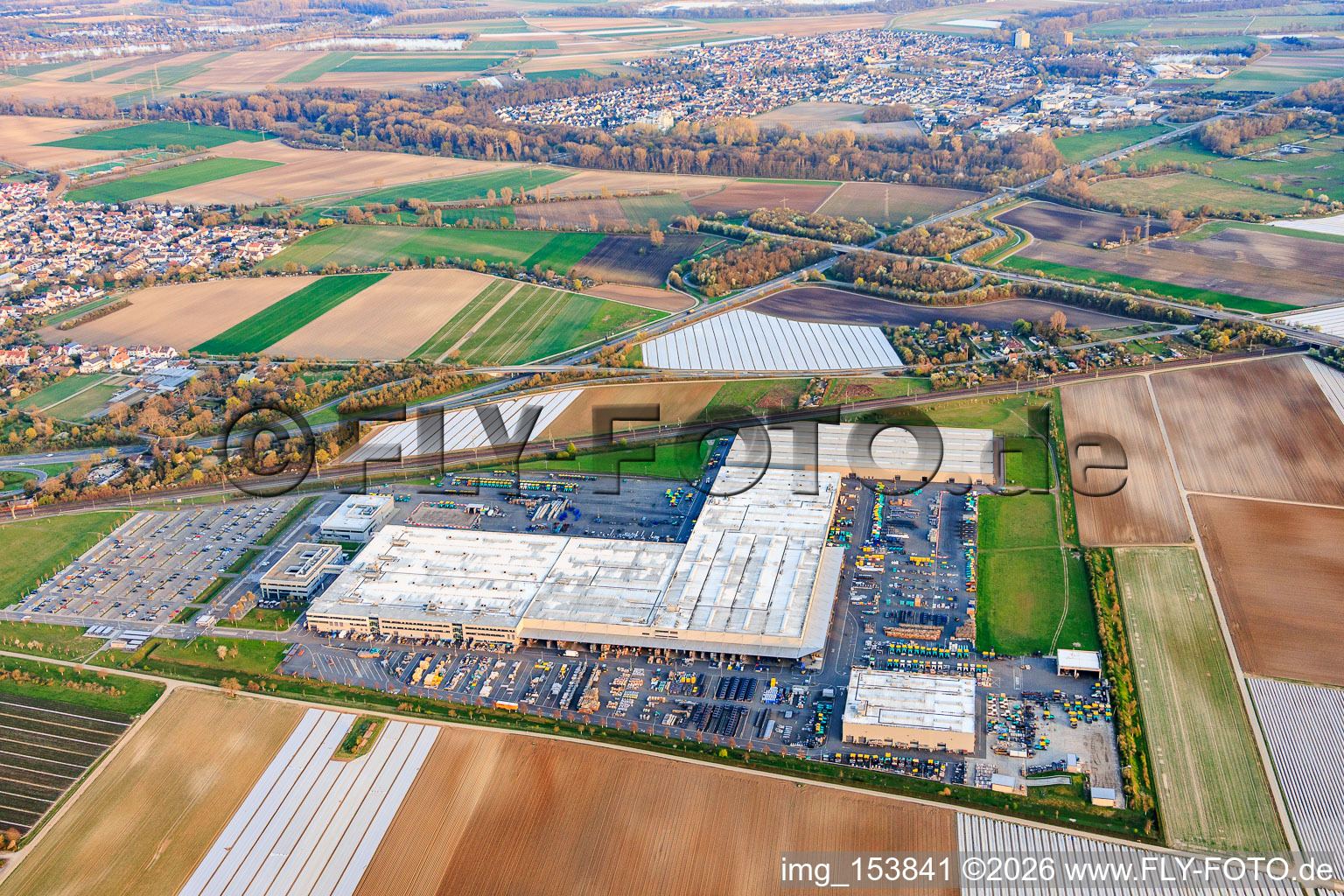 Firmengelände der Joseph Vögele AG im Ortsteil Rheingönheim in Ludwigshafen am Rhein im Bundesland Rheinland-Pfalz, Deutschland