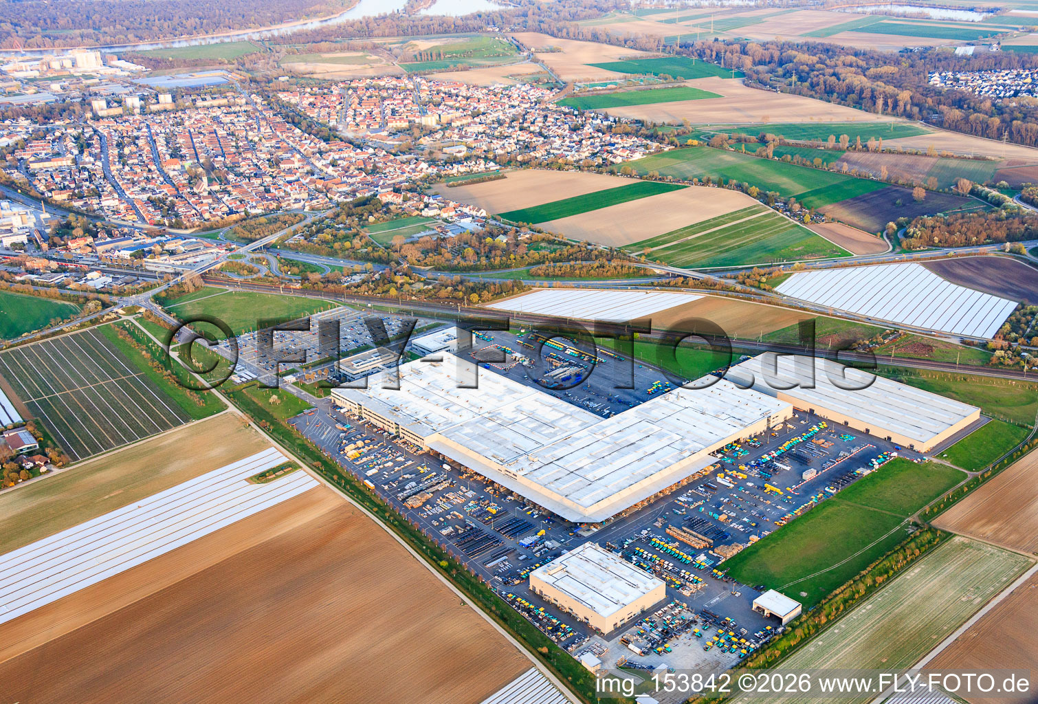 Firmengelände der Joseph Vögele AG im Ortsteil Rheingönheim in Ludwigshafen am Rhein im Bundesland Rheinland-Pfalz, Deutschland