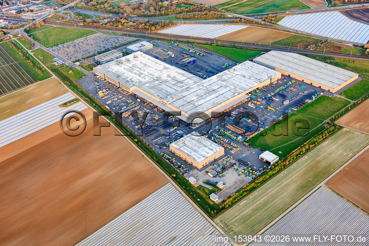 Firmengelände der Joseph Vögele AG im Ortsteil Rheingönheim in Ludwigshafen am Rhein im Bundesland Rheinland-Pfalz, Deutschland