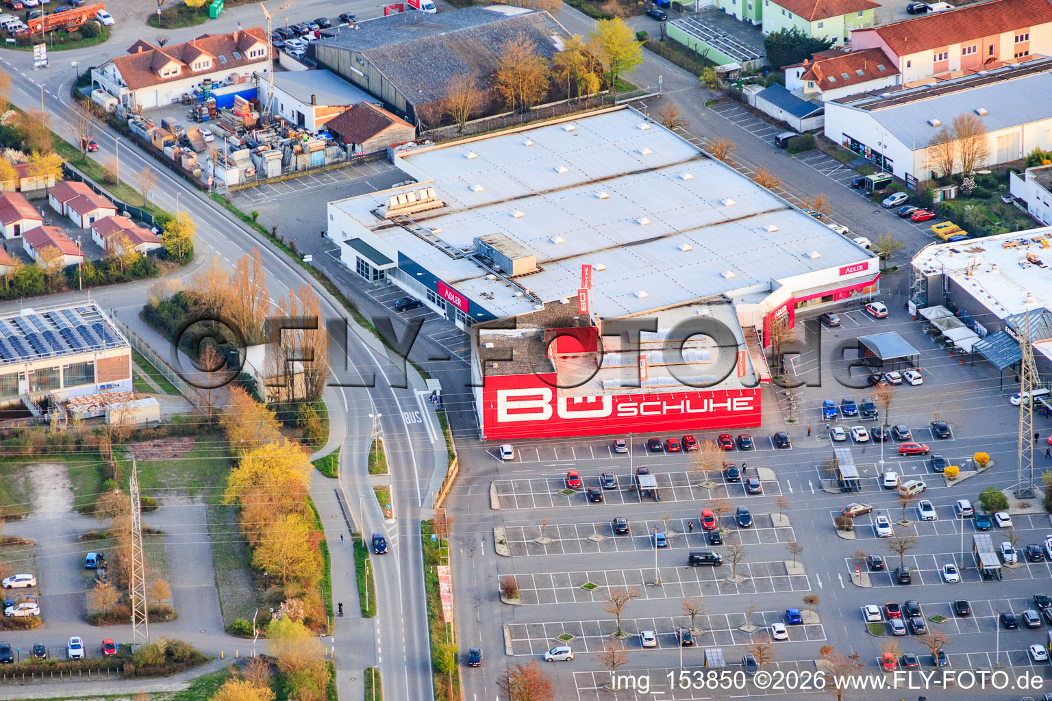 Gewerbegebiet Süd mit Edeka Stiegler und BÖ Schuhe & Fashion in Mutterstadt im Bundesland Rheinland-Pfalz, Deutschland