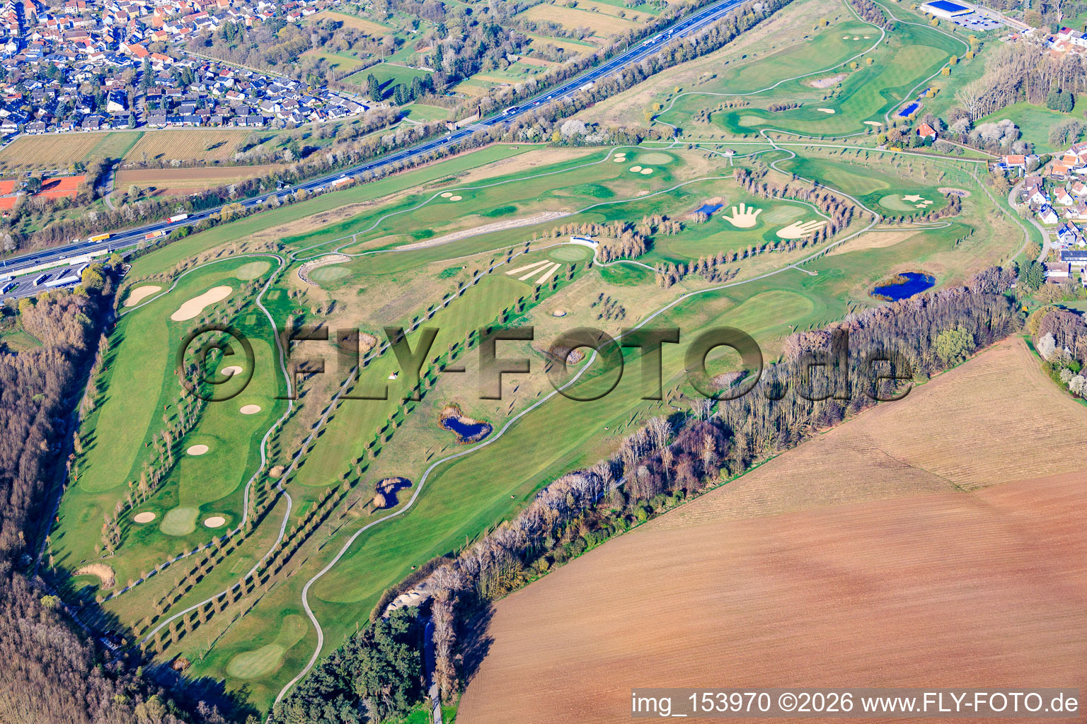Golfplatz Golfpark Karlsruhe - GOLF absolute am Gut Batzenhof im Ortsteil Hohenwettersbach im Bundesland Baden-Württemberg, Deutschland