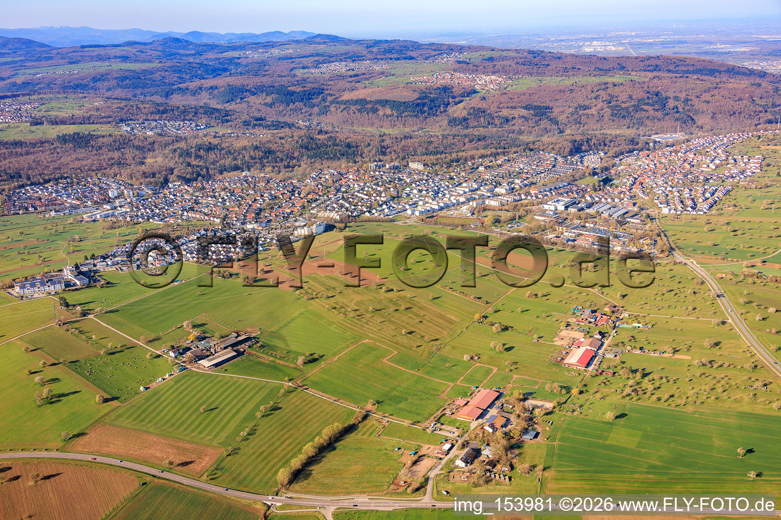 Stadtansicht aus Nordosten im Ortsteil Reichenbach in Waldbronn im Bundesland Baden-Württemberg, Deutschland