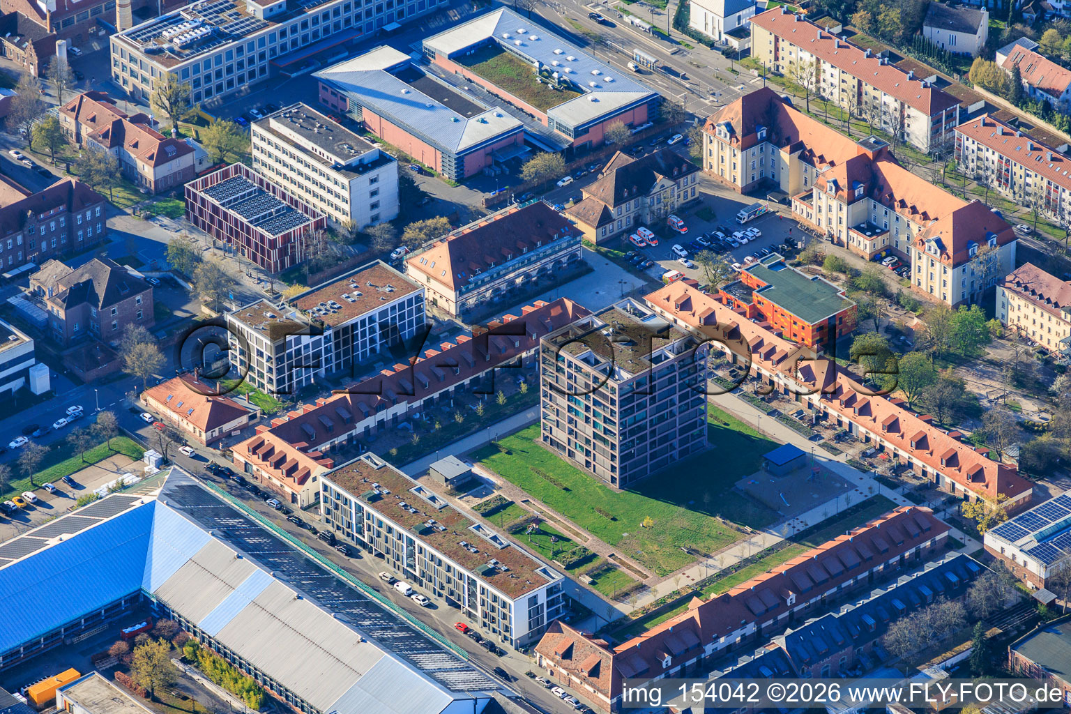 Hofgarten Karree in der Ludwig-Haas-Straße mit Robby Eaze im Ortsteil Nordweststadt in Karlsruhe im Bundesland Baden-Württemberg, Deutschland