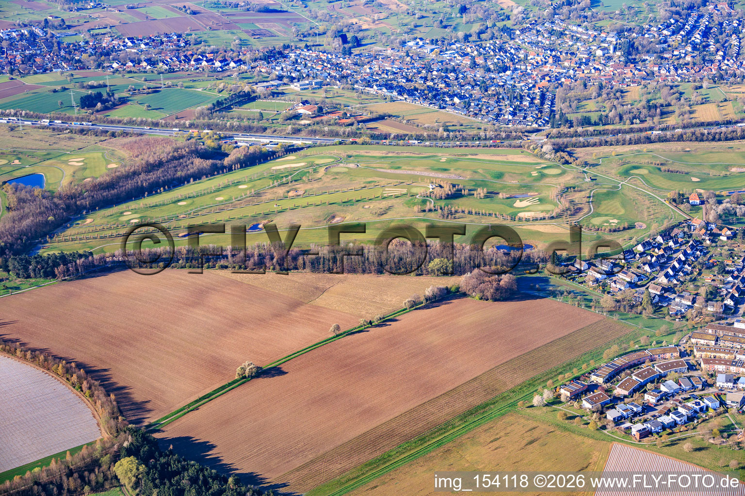 Golfplatz Golfpark Karlsruhe - GOLF absolute am Gut Batzenhof im Ortsteil Hohenwettersbach im Bundesland Baden-Württemberg, Deutschland