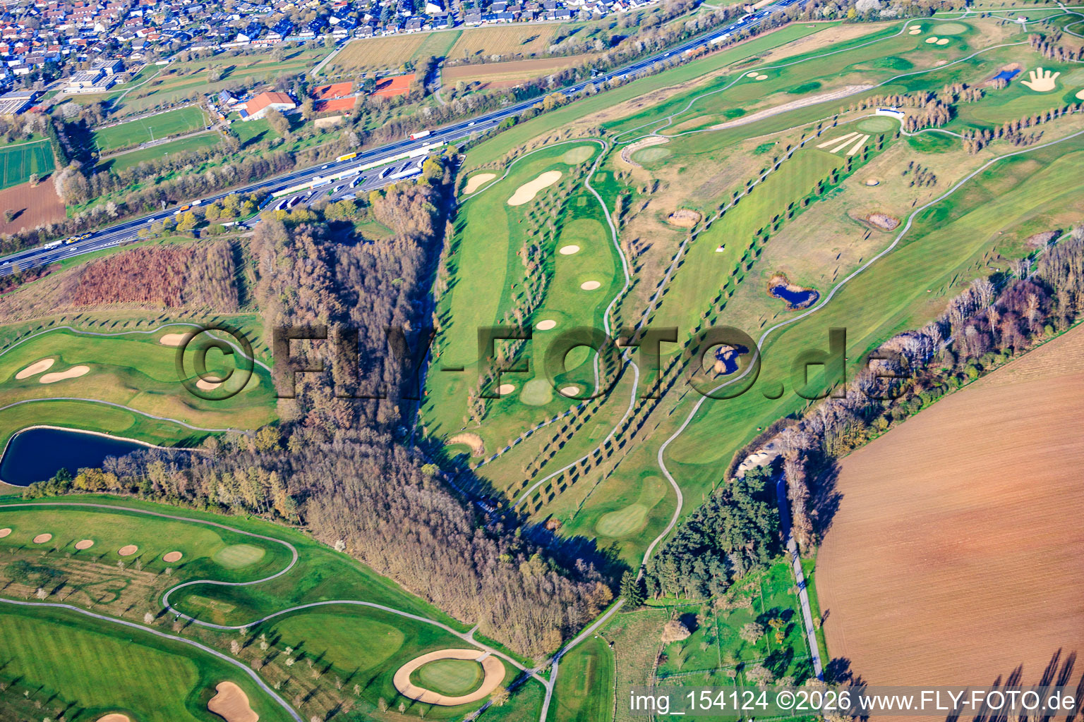Golfplatz Golfpark Karlsruhe - GOLF absolute am Gut Batzenhof im Ortsteil Hohenwettersbach im Bundesland Baden-Württemberg, Deutschland