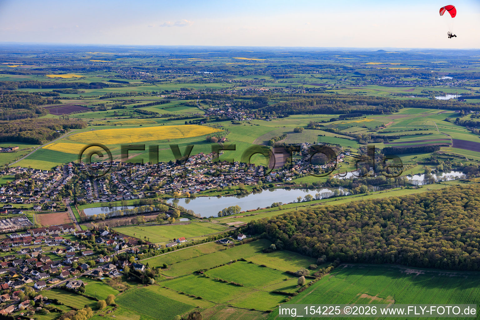 Viert Teiche am Dorfbach in Woustviller im Bundesland Moselle, Frankreich