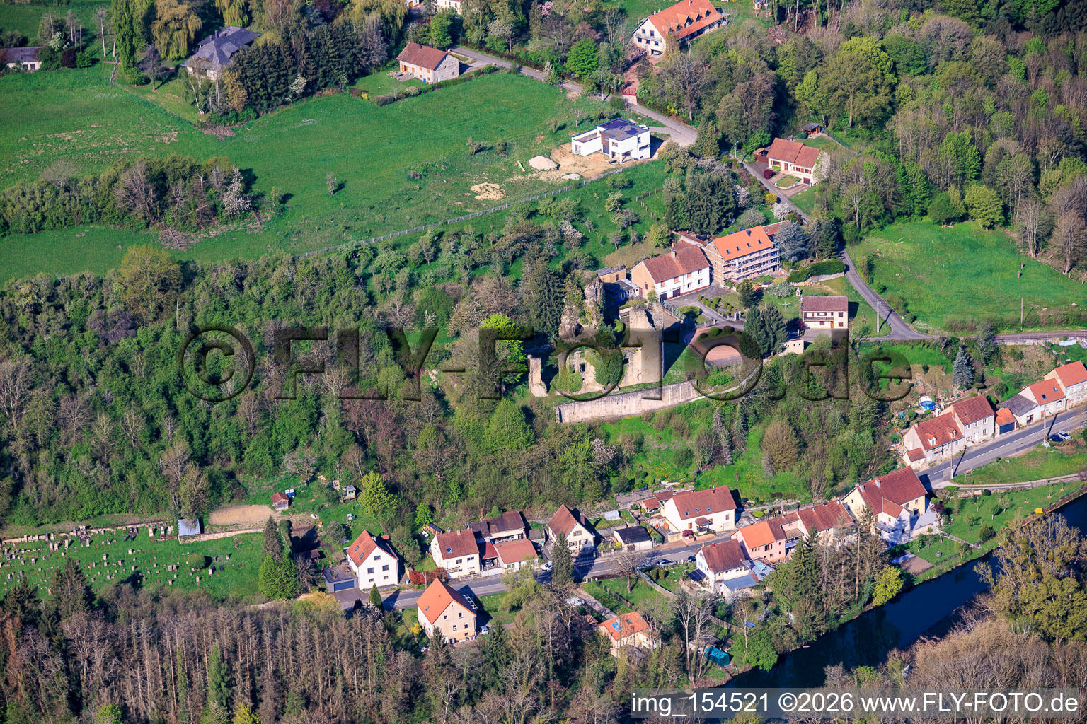 Château de Frauenberg über der Blies im Bundesland Moselle, Frankreich