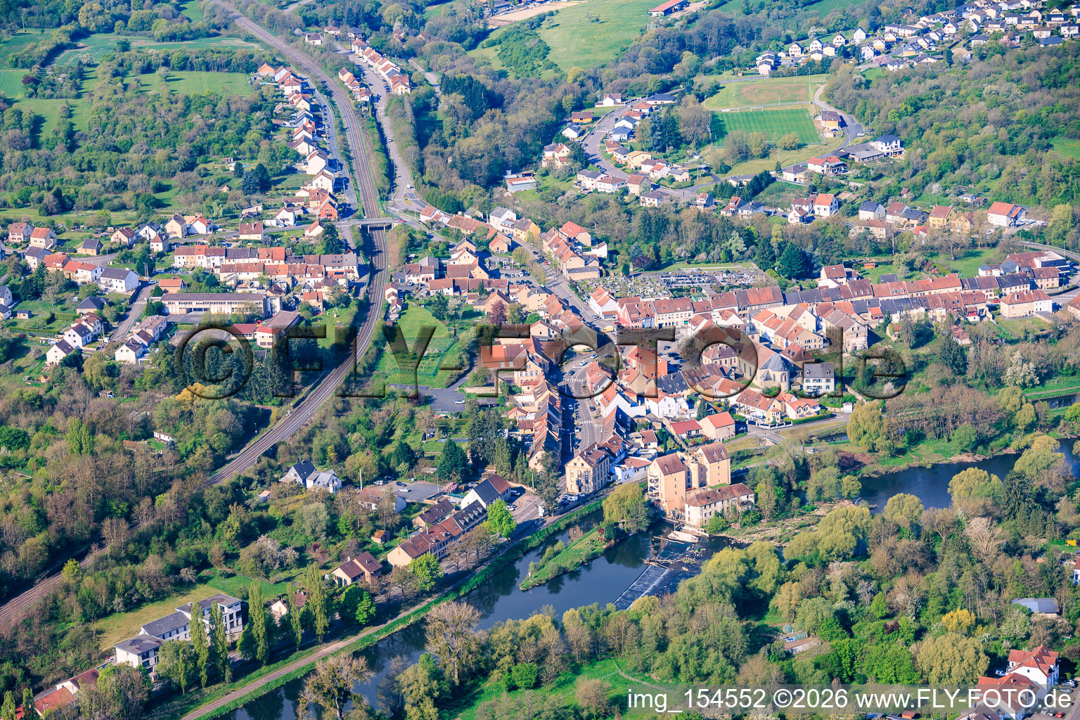 Alte Mühle Welferding Wasserkraftwerk auf einer Insel in der der Saar in Saargemünd im Bundesland Moselle, Frankreich
