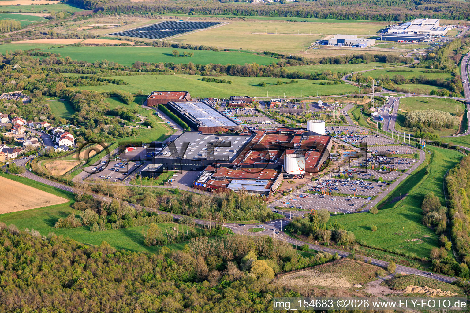 Einkaufszentrum Centre commercial B'EST mit FNAC Farébersviller 3 und B'Fun Park im Bundesland Moselle, Frankreich