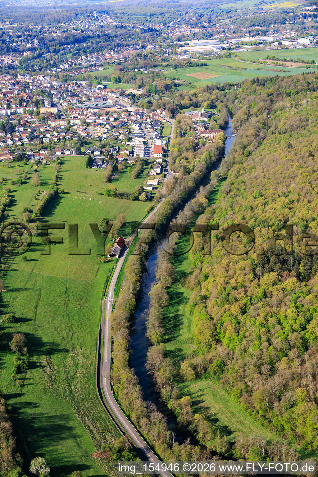 Verlauf der Blies an der deutsch-französischen Landesgrenze im Ortsteil Blies Nord in Saargemünd im Bundesland Moselle, Frankreich