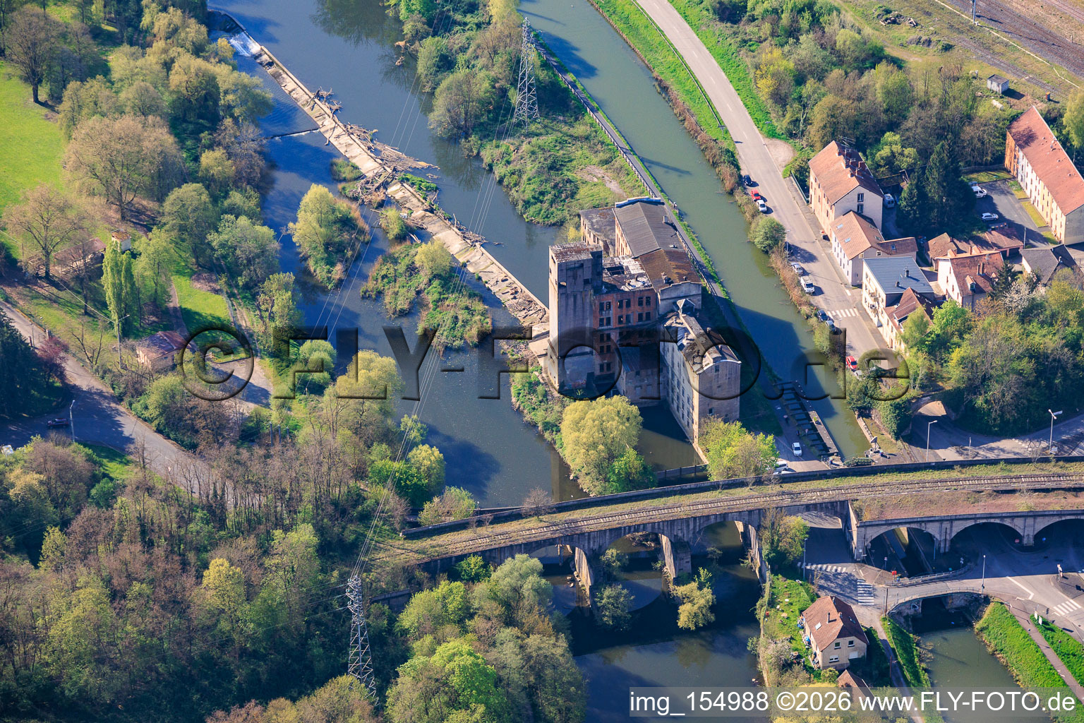 Ehemalige Mühle in der Saar / Ancien moulin Bloch an der Pont de Steinbasch in Saargemünd im Bundesland Moselle, Frankreich