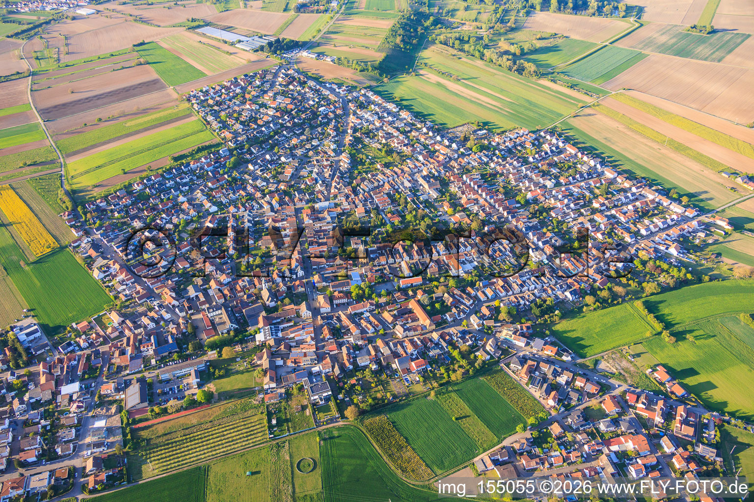 Mechtersheim von Süden in Römerberg im Bundesland Rheinland-Pfalz, Deutschland