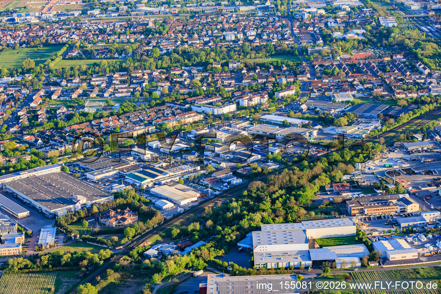 Industriegebiet Horstring mit Progroup AG, Theo Klein GmbH - Standort Landau und Handwerkskammer der Pfalz Berufsbildungszentrum in Landau in der Pfalz im Bundesland Rheinland-Pfalz, Deutschland