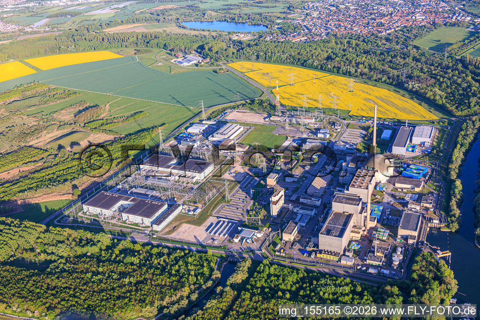 Stillgelegtes KKW der EnBW Kernkraft GmbH (EnKK), Philippsburg mit Gleichstrom Umspannwerk der TransnetBW GmbH im Bundesland Baden-Württemberg, Deutschland