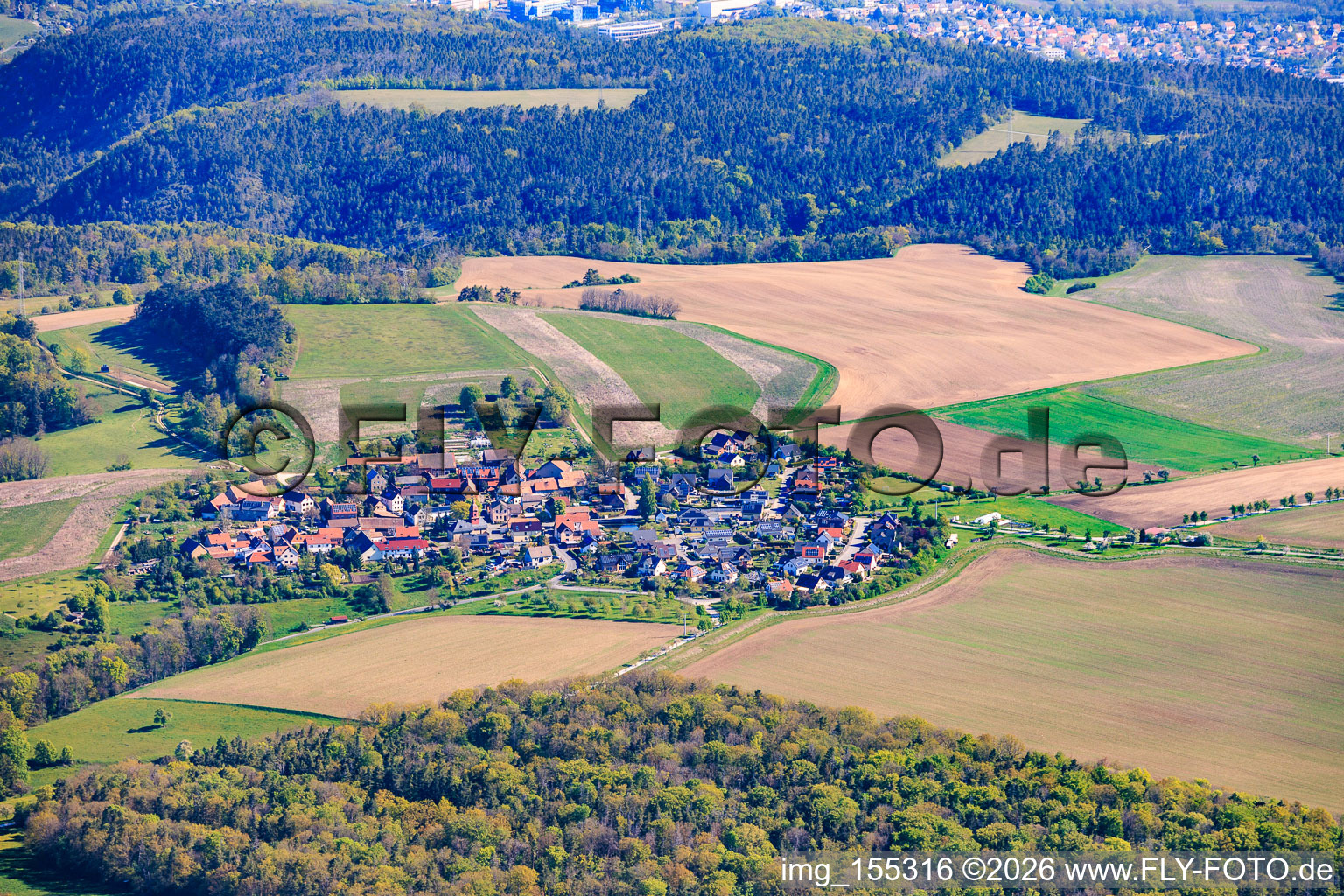 Dorfansicht aus Südwesten im Ortsteil Oßmaritz in Bucha im Bundesland Thüringen, Deutschland