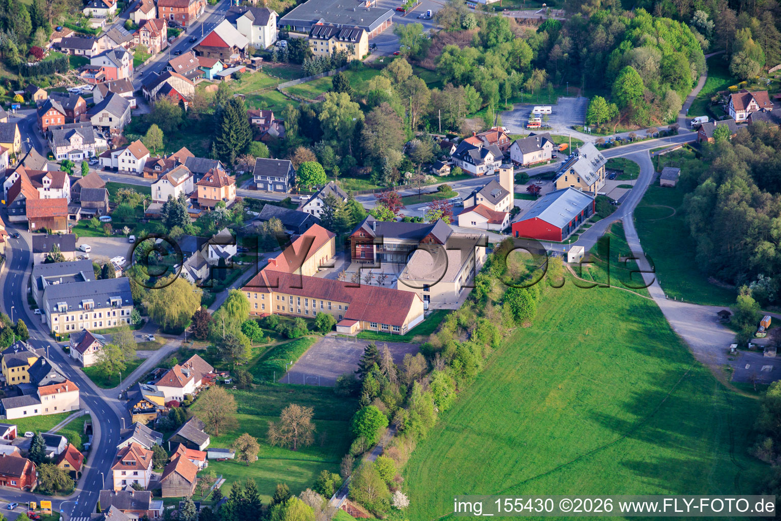 Staatliche Gemeinschaftsschule Joseph Meyer Neuhaus-Schierschnitz in Föritztal im Bundesland Thüringen, Deutschland