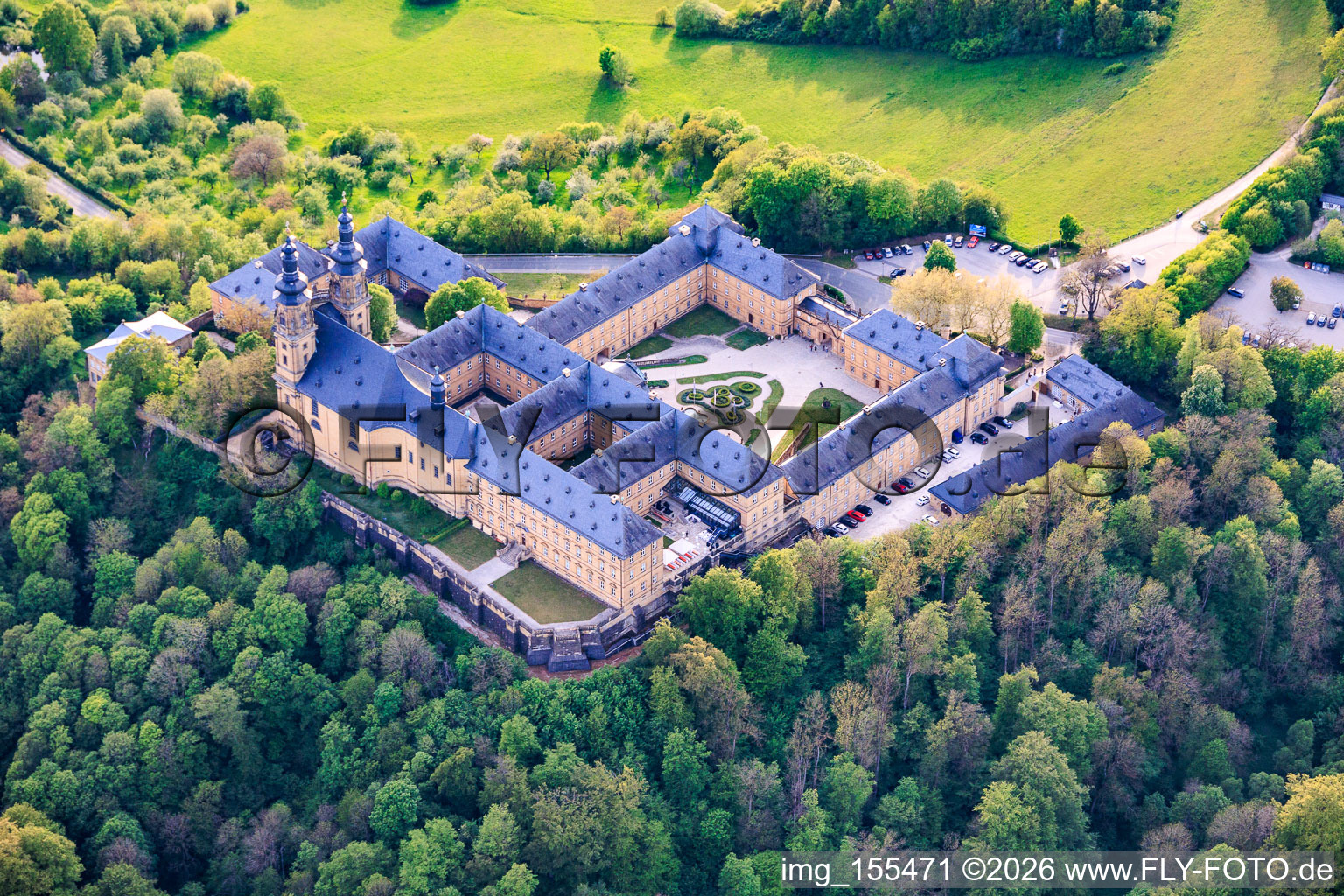 Kloster Banz mit Kaisersaal, Klosterkirche St. Dionysius und St. Petrus, Skulptur und Gedenkstätte Valentin Rathgeber und Hanns-Seidel-Stiftung - Kloster Banz im Ortsteil Unnersdorf in Bad Staffelstein im Bundesland Bayern, Deutschland