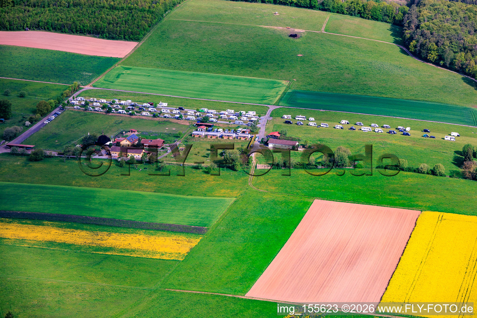 Wohnmobilplatz Am Erlich mit Ausblick am Forellenhof im Ortsteil Diebach in Hammelburg im Bundesland Bayern, Deutschland