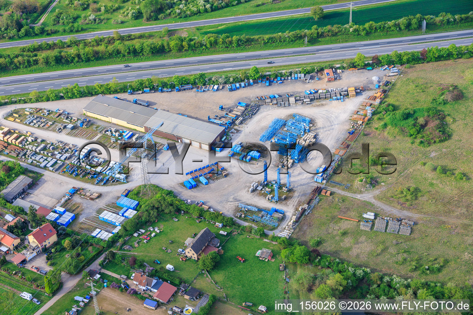 Materiallager der Fa. Bauunternehmung GLÖCKLE Hoch- und Tiefbau GmbH an der A70 im Ortsteil Oberndorf in Schweinfurt im Bundesland Bayern, Deutschland