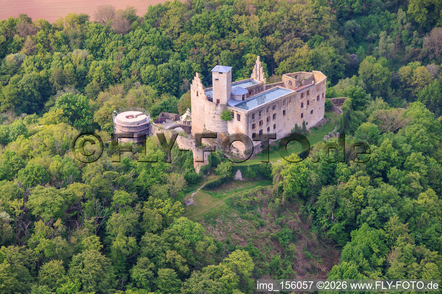 Burg Trimburg von Nordosten im Ortsteil Trimberg in Elfershausen im Bundesland Bayern, Deutschland